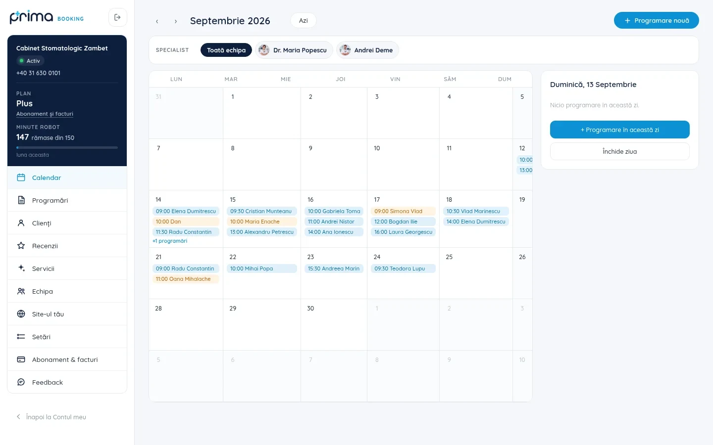 Calendarul lunar din panoul BookOra, filtrat pe specialiști